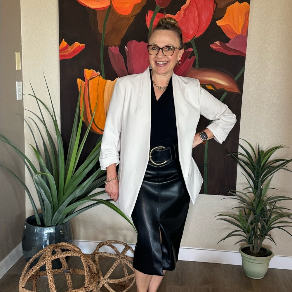 TODAY: Aritzia Pegu Skirt